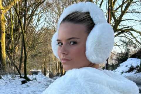 Boxing Ring Girl Apollonia Llewellyn Turns Up the Heat in Snowy Photoshoot