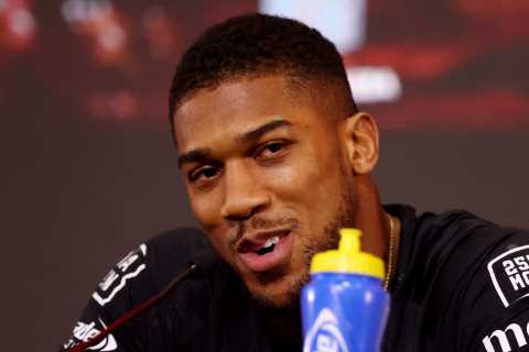 Anthony Joshua and Deontay Wilder Warned of Potential Upset in Saudi Arabia