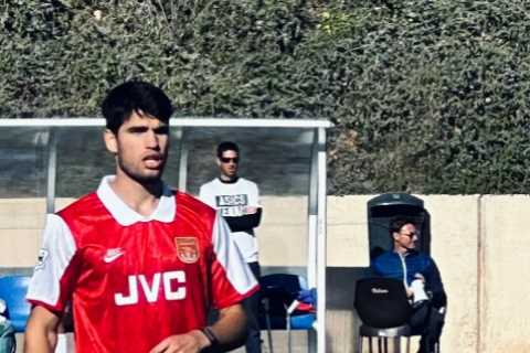 Carlos Alcaraz Shows Love for Arsenal Legend Dennis Bergkamp in Football Match