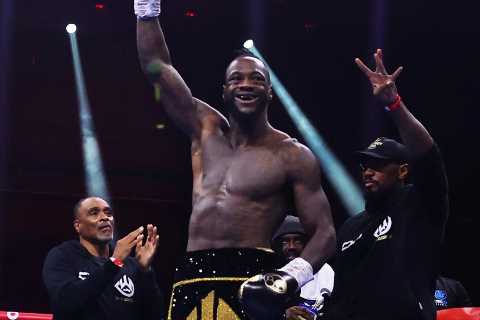 Deontay Wilder's Skinny Legs Shock Fans During Fight with Joseph Parker