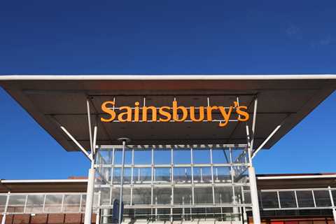 Sainsbury's Shoppers Furious as System Error Ruins Christmas Food Shop