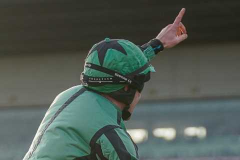 King George chaos as Shishkin unseats with race at his mercy and Guinness-drinking horse Hewick..