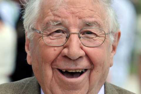Are John and Henry Sandon on Antiques Roadshow related?