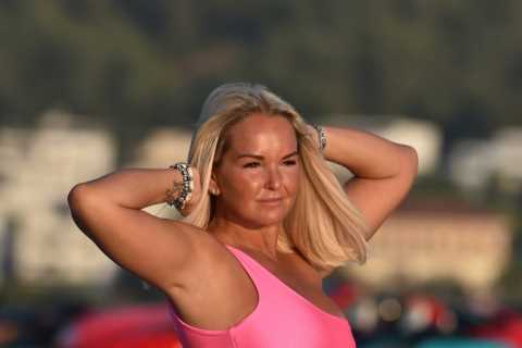 Brookside Star Jennifer Ellison Dazzles in Hot Pink Bikini on Turkish Beach