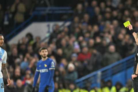 Fans Mock Referee Michael Salisbury After Hilarious Mistake in Chelsea's Win over Palace