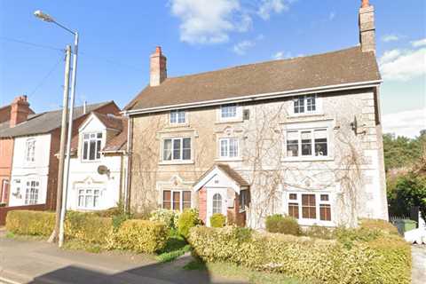 Controversial Renovation of Rustic Farmhouse Sparks Debate in Worcestershire Village
