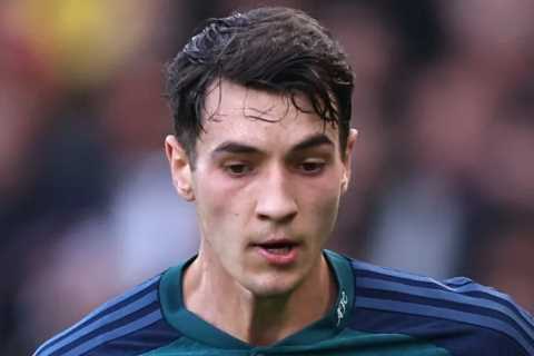 Arsenal fans demand 'untouchable' star is 'sold tomorrow' after Arteta's mistake that 'you can't..