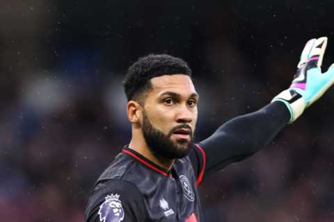 Sheffield United Eye Loan Market for New Goalkeeper Amid Kasper Schmeichel Transfer Speculation