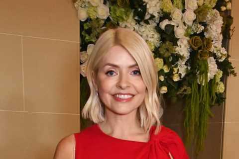 Holly Willoughby at center of bidding war as she eyes up major career move after 'kidnap and..