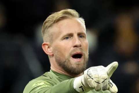 Kasper Schmeichel 'thrown Premier League lifeline' with Leicester title winner 'open' to stunning..