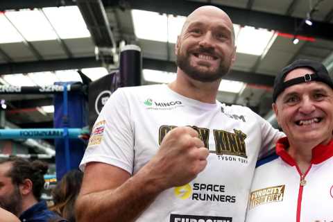 Tyson Fury's Dad Warns Him to Adjust Style for Usyk Fight