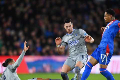 Everton's Dominic Calvert-Lewin has red card overturned, giving team a boost in Premier League..