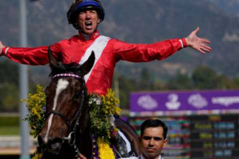 Frankie Dettori Rides Winner for English Trainer With a History of Rule-Breaking