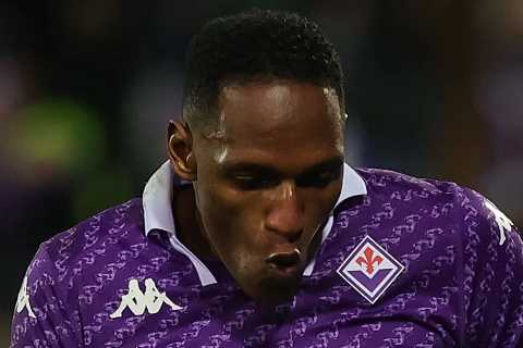 Yerry Mina's Dance Moves Cause Stir as Fans Urge Lionel Messi to Look Away