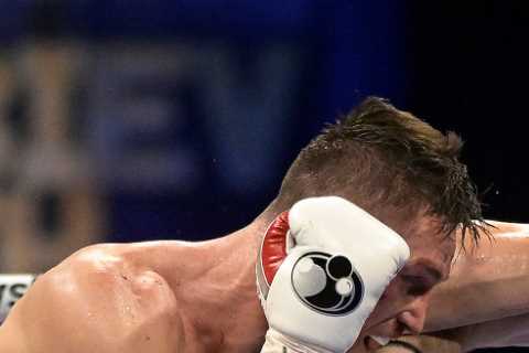 KO King Artur Beterbiev Continues Unbeatable Streak with Brutal Stoppage of Callum Smith