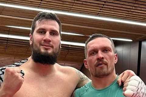 Oleksandr Usyk in 'serious sparring' with giant 6ft 8in heavyweight for Tyson Fury fight