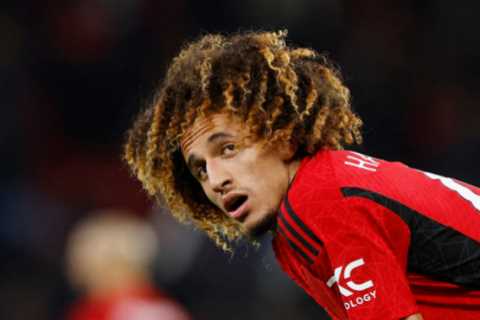 Manchester United Midfielder Hannibal Mejbri Completes Loan Move to Sevilla