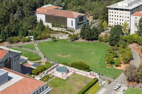 Top University Offers Course in Playing Video Games