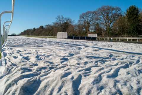 All jumps racing canceled in Britain due to freezing weather