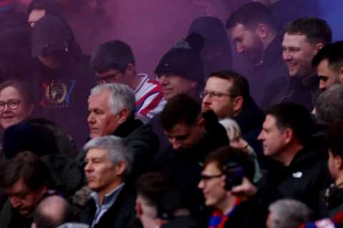 Crystal Palace Fans Create Spectacular Display at Arsenal Match