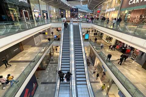 Retail Sales Plummet During Festive Season, Worst Performance in Three Years