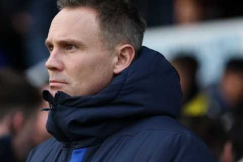 Premier League Cult Hero Sacked by League One Strugglers Shrewsbury