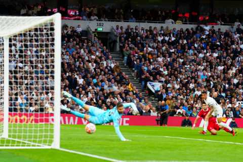 Man Utd Legend Gary Neville Slams Arsenal and Liverpool for Setting 'Nonsense' Precedent