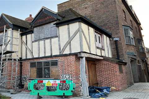 Man Buys Homes Under the Hammer Property Without Seeing It, Uncovers Treasures Worth £500k