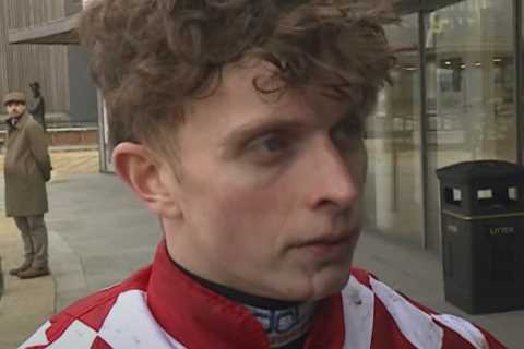 Top Jockey Nico de Boinville Replaced at Cheltenham After Doctor's Warning