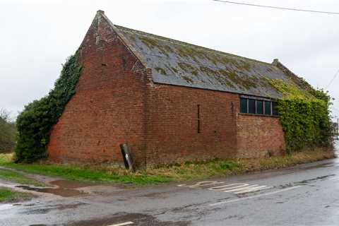 Neighbours Furious as Council Refuses to Demolish Ancient Barn