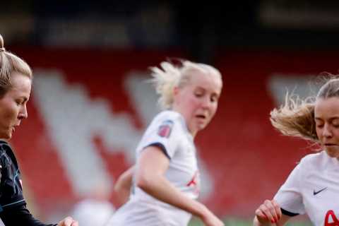 Gareth Taylor praises Manchester City players’ tribute to injured Jill Roord during win at Tottenham