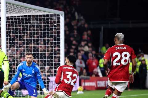 Arsenal Keep Title Hopes Alive with 2-1 Win Over Nottingham Forest
