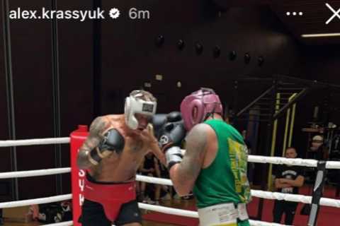 Boxing Fans Praise Oleksandr Usyk's Reaction to Tyson Fury Fight Postponement