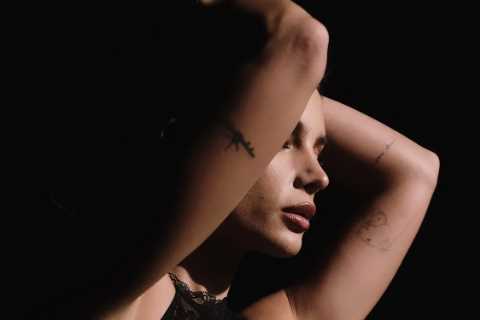 Jade Leboeuf stuns in see-through lace top