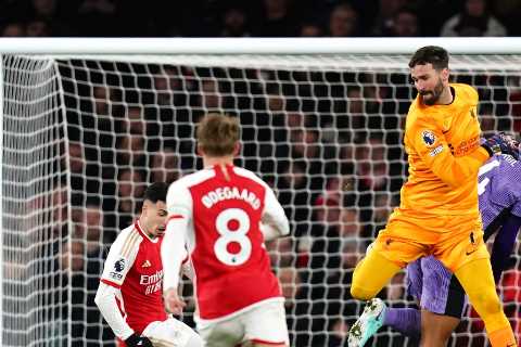 Roy Keane Slams Liverpool's Poor Defensive Performance in Loss to Arsenal