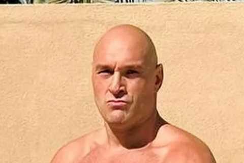 Tyson Fury's Trainer Shares Behind-the-Scenes Pics of Gypsy King's Ripped Physique Before..