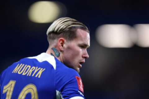 Chelsea Player Mykhailo Mudryk Challenges Angry Fan to £10,000 1v1 Match
