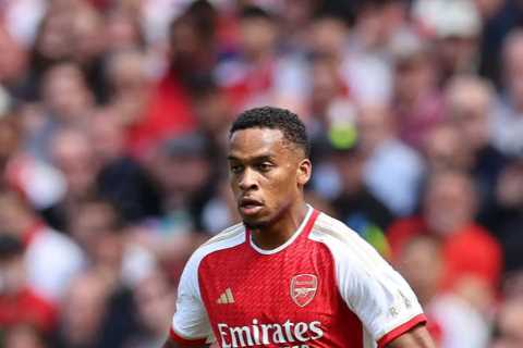 Forgotten £40m Arsenal star included in Champions League knockout squad as fans say ‘just give us..