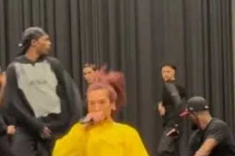 Chelsea Fans Convinced Dua Lipa Takes Inspiration from Eden Hazard After Grammys Mishap