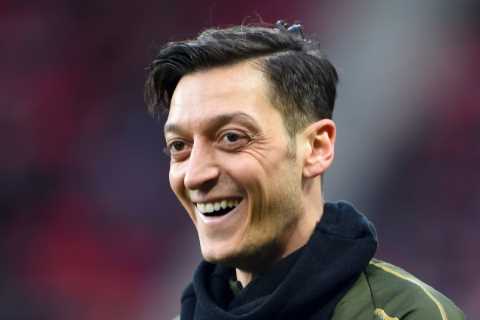 Arsenal Legend Mesut Ozil Pokes Fun at Rivals Over Blue Card, Suggests They 'Play with Six Players'