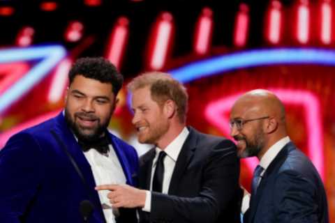 Prince Harry Surprises at NFL Award Show After Returning from Visit with King Charles