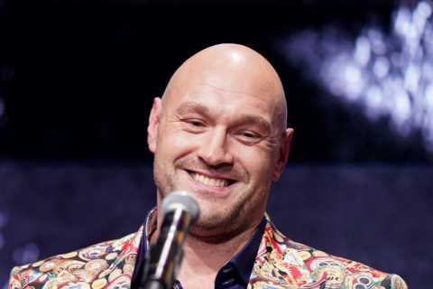 Tyson Fury's Boxing Career in Jeopardy After Injury