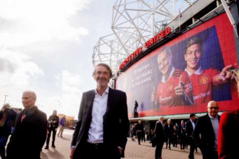 Former Man Utd Player Pleads with Billionaire Owner: Don't Demolish Old Trafford!