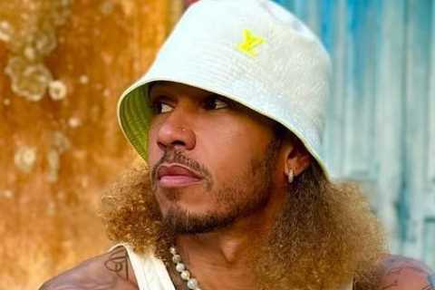 Lewis Hamilton Shows Off New Look Ahead of Move to F1 Team Ferrari