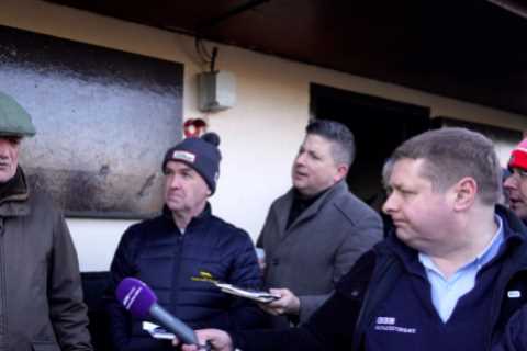 Willie Mullins Unveils Star-Studded Cheltenham Festival Team