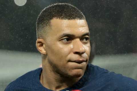 Kylian Mbappe 'Willing to Join Arsenal' with PSG Star Dreaming of Following in Gunners Legend..