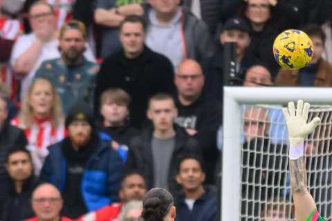 Michael Owen Criticizes Darwin Nunez's 'Insane' Goal in Liverpool Match