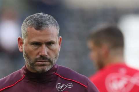 Former Premier League Star Kelvin Davis Lands First Management Job at Eastleigh