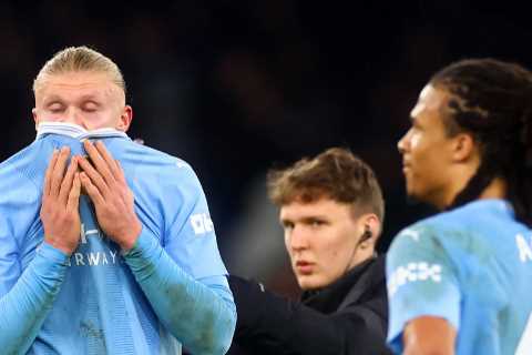 Supercomputer Predicts Final Premier League Table: Three-Horse Title Race Unfolds