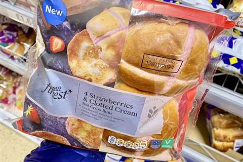 Tesco's New Hot Cross Bun Flavor Receives Rave Reviews from Shoppers